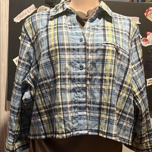 Blue and Yellow Plaid ladies size 22W Button Down Shirt. 3/4 sleeves. Cropped